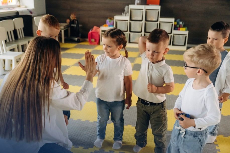 Social Skills Groups for Autism: What Kids Practice and How Skills Transfer to Real Life